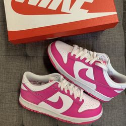 Dunk Low Laser Fushia - Size 6.5w-7.5w