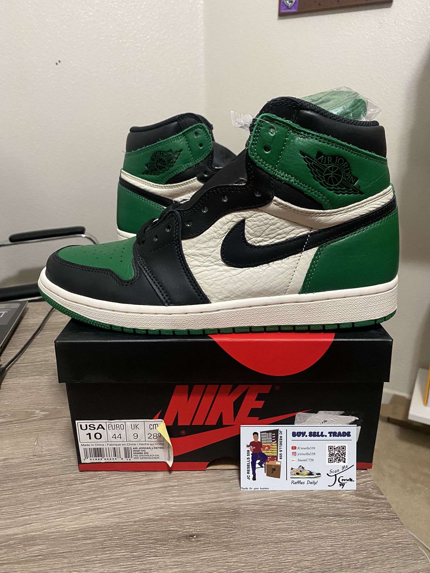 Size 10 - Air Jordan 1 Retro High OG Pine Green 2018