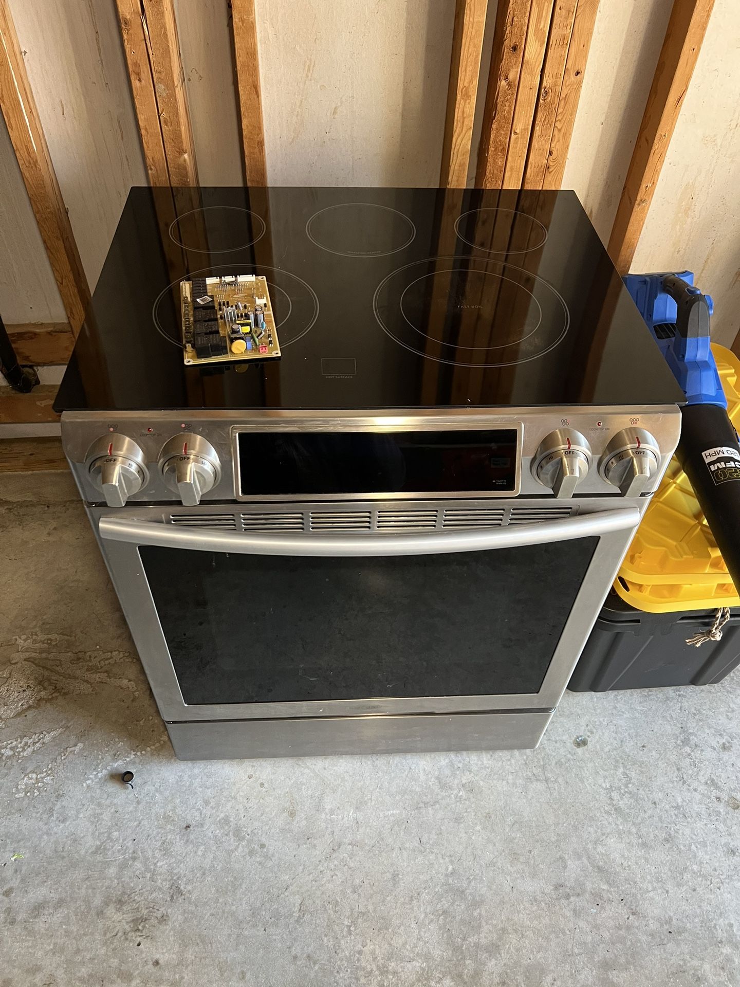 FREE - For Parts or Repair Samsung ne58f9500ss Electric Oven