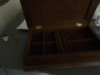 Jewelry box