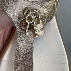 Michael Kors Sandals Size 10/talla 10. Good  Condition