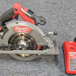Milwaukee 2732-20 Circular Saw 