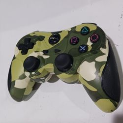 wireled control for PS3. Green color.  Good Condition.  