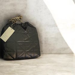 Women’s  Black Shoulder Back