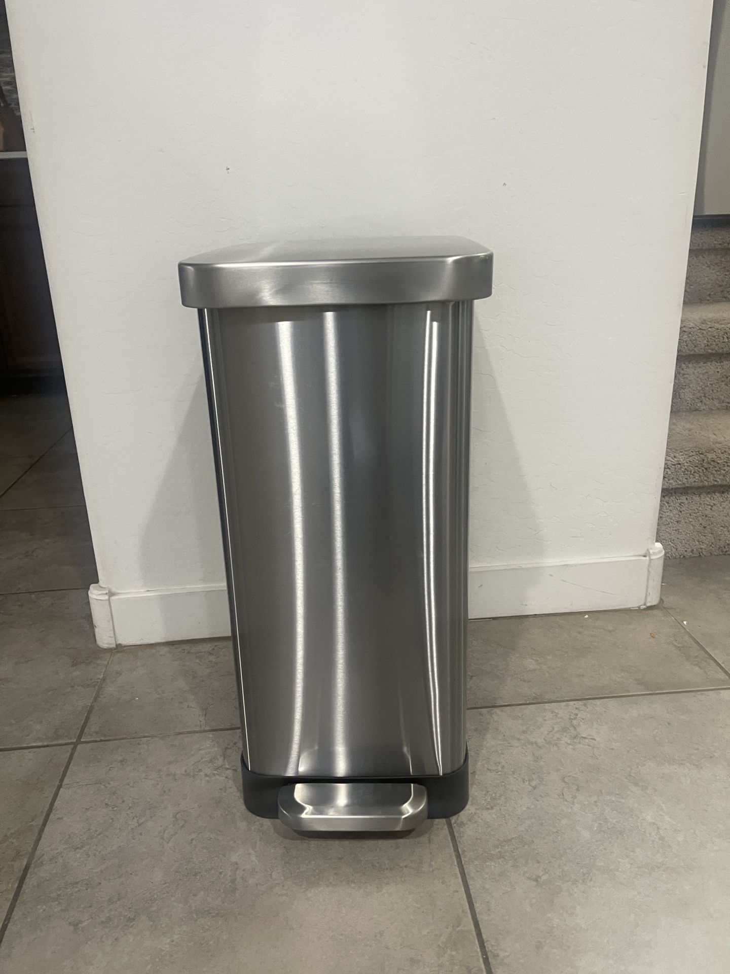QUALIAZERO 50L/13Gal Heavy Duty Hands-Free Stainless Steel Commercial/Kitchen Step Trash Can, Fingerprint-Resistant Soft Close Lid, Slim Shape (50L Sl