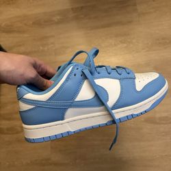 Nike Unc Dunks size 9