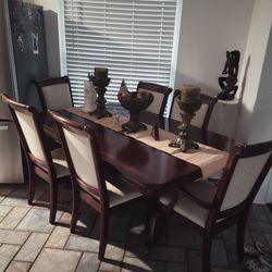 Juego de Comedor (Dining Table)