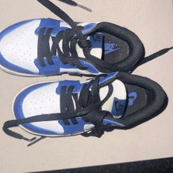 Size 9c Nike Low Air Force 