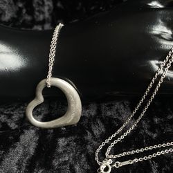 Tiffany & Co. Peretti Open Heart 16mm Pendant Necklace 16" Silver 925 w/Pouch