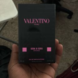 Valentino UMO