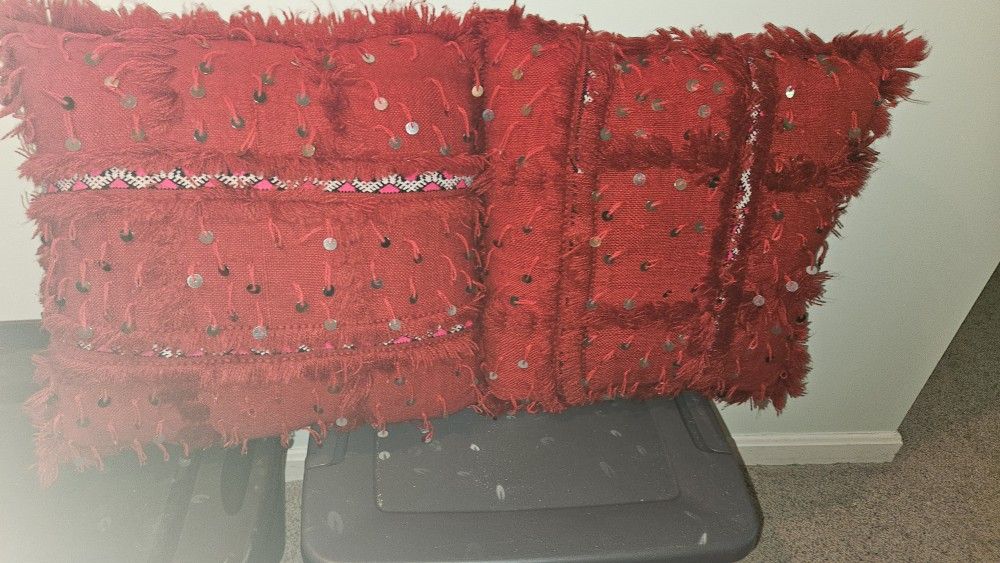 2 Pillows