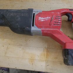  Milwaukee (2621-20) - M18 SAWZALL - Reciprocating Saw - With Battery XC 3.0AH. USED .TESTED. IN A GOOD WORKING ORDER. 
