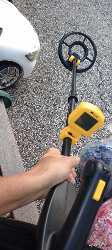 Kids Electronic Metal Detector