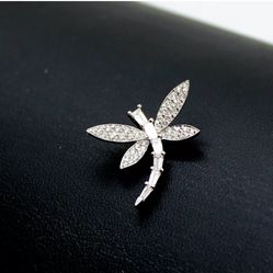 18K SOLID WHITE GOLD 0.81CT ROUND DIAMOND DRAGONFLY PENDANT