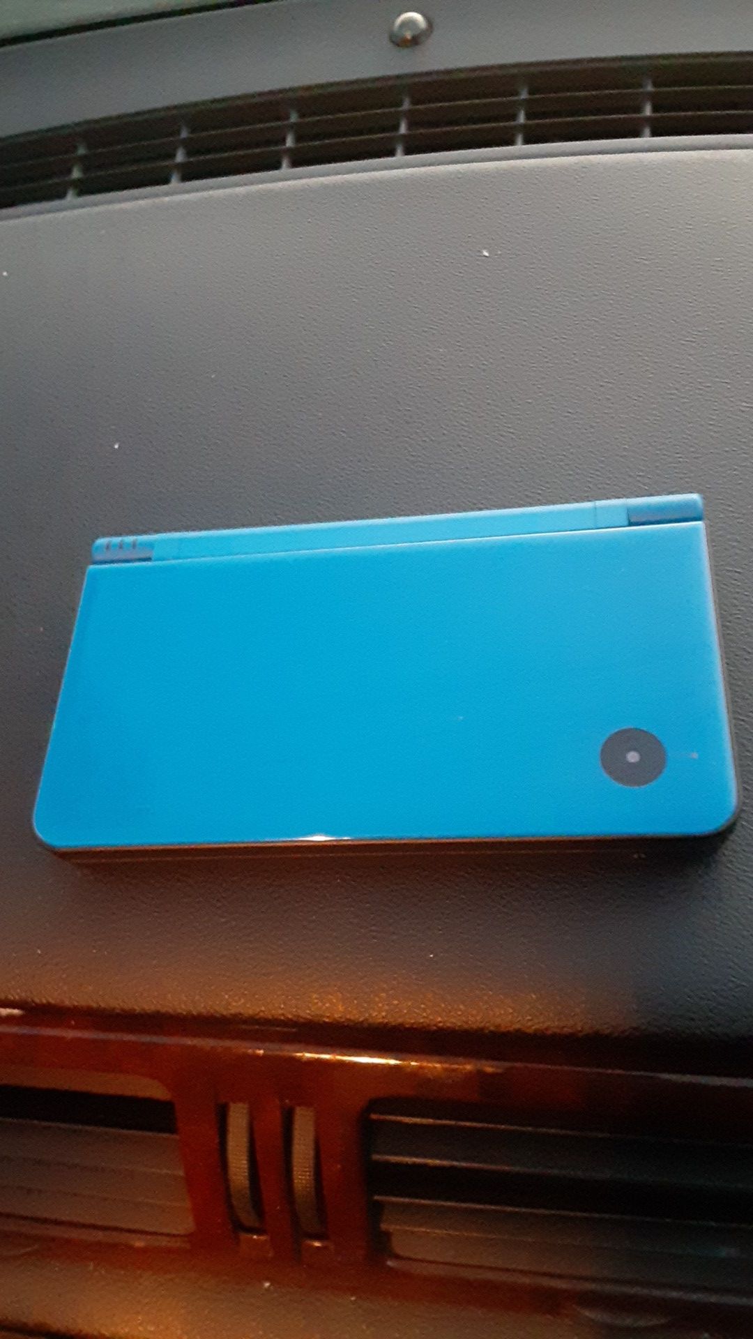 3DS XL red and DS XL I edition blue