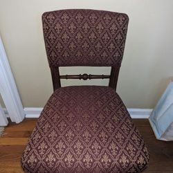 Sturdy Antique Auburn Chair 