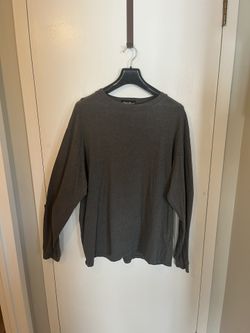 Eddie Bauer Men’s grey crewneck shirt. 100 % Cotton. Mint Condition. Don’t forget to Bundle. All reasonable offers accepted.