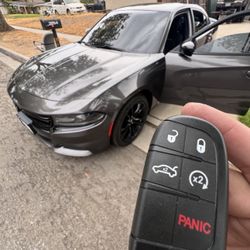Car Keys/Fobs/Llaves De Autos