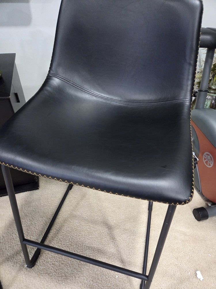 2 Counter High Chair(35each)