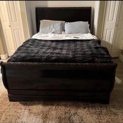 Bedroom Furniture Set