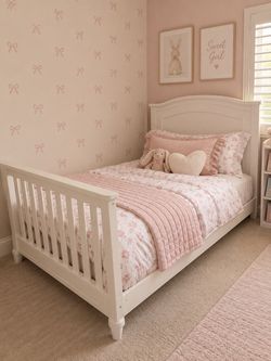 Full size bed