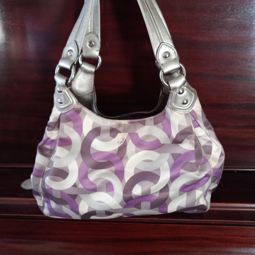 Vintage y2k Coach Hot pink duffle handbag shoulder demi purse for Sale in  Sacramento, CA - OfferUp