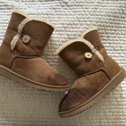 UGG - Bailey Button Boot USED 