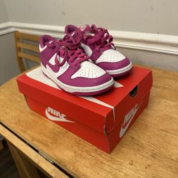 Nike Dunk Low Size 5.5Y 7W