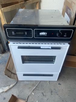24 in. Single Gas Wall Oven in White