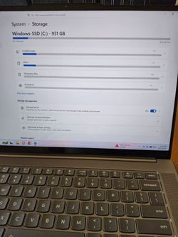 Lenovo Yoga Slim i7 Aura Edition