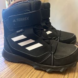 Adidas Terrex Rain.Rdy boots - big kids size 3.5 - black