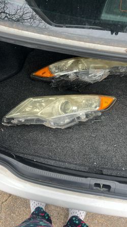 2012 Toyota Camry Headlight Assembly