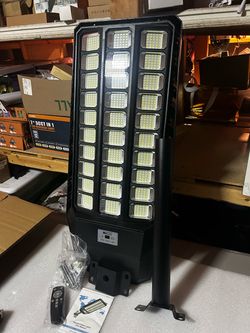 BRAND  NEW  BIG 9000 WATTS  WITH GLASS  LENSE  LED   Solar Street Light Outdoor waterproof for commercial or home