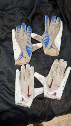 USC and ucla gloves