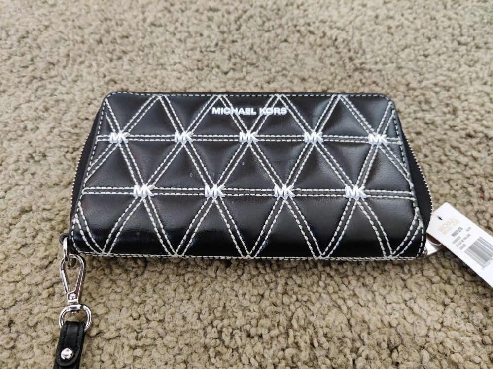 BRAND NEW MICHAEL KORS WRISTLET 