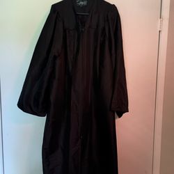 Balfour Graduation Gown 