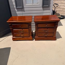 4 pieces of furniture  dresser with mirror 2 night stands 1 Chester drawer  set excellent shape