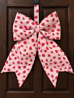 Giant quilted reversible bows