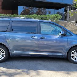 2013 Toyota Sienna