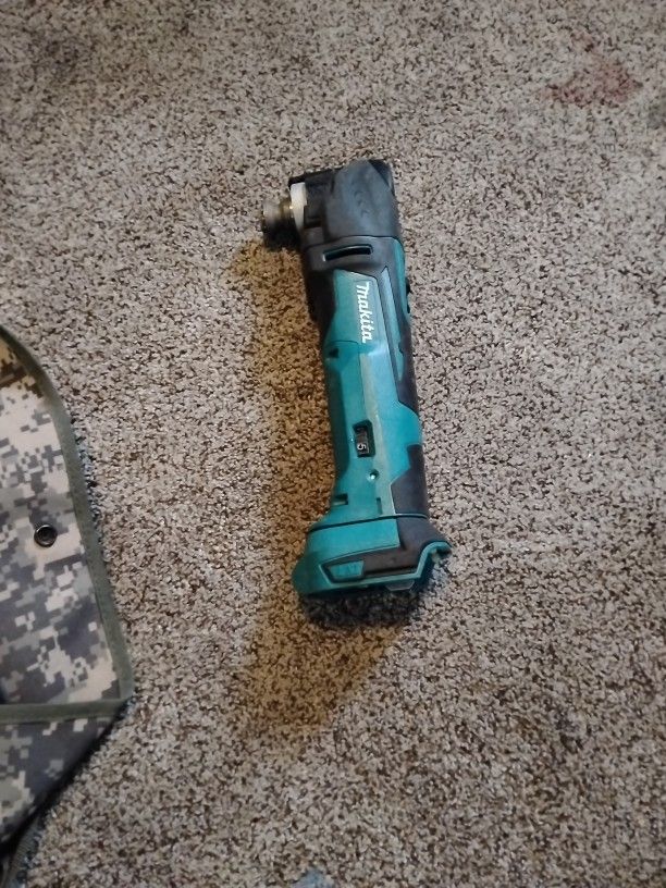 Makita Oscillating Multi-Tool