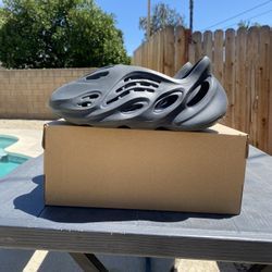 Yeezy Foam Runner Onyx 