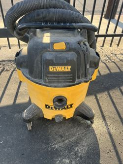 DeWALT Power Wet/Dry Vacuum In Good Working Oder