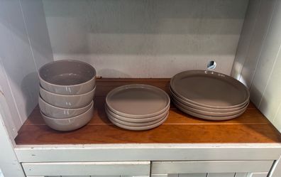 Ceramic Dinnerware Set – Plates and Bowls