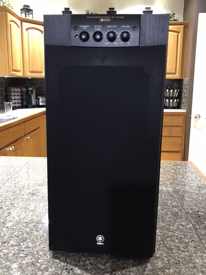 Yamaha YST-SW205 Powered Subwoofer