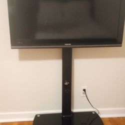 Toshiba 40 X 25 Inch  TV with Remote LOW, LOW, LOW, LOW PRICE!!!!!. First Come, First Served!