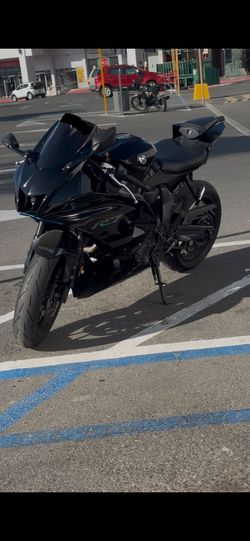 Yamaha r7  2025