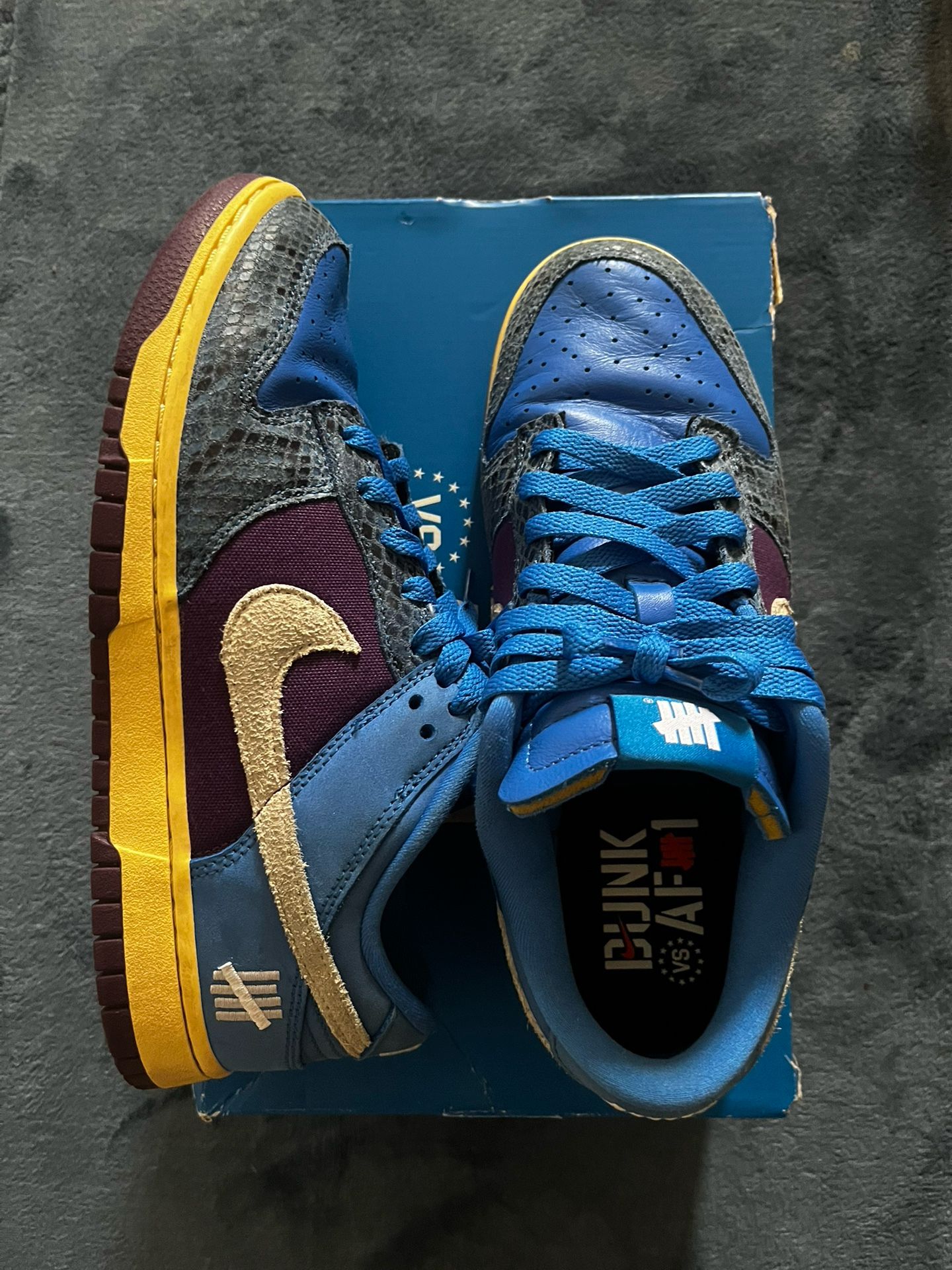 Undefeated dunk size 8