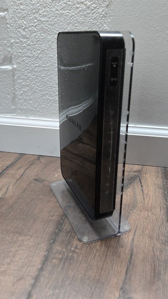 NETGEAR N900 Wireless Dual Band Gigabit Router (WNDR4500v2)