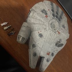 Star Wars Micro Galaxy Millennium Falcon Squadron