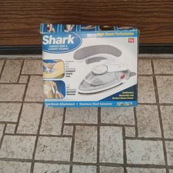 Shark Compact Iron And Garment Steamer In Box 